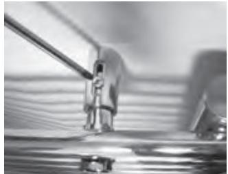 THERMOR RIVA CHROME - 3/ Fixer le radiateur sèche-serviettes au mur - 4