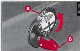 ALFA ROMEO 166 - COFFRE A BAGAGES - 1