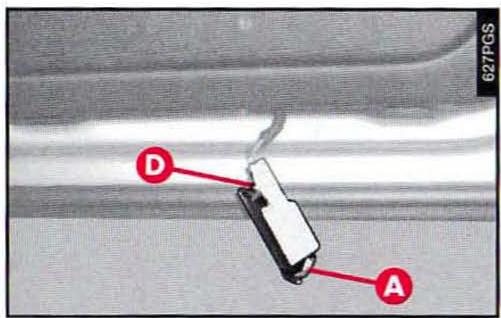 ALFA ROMEO 166 - PLAFONNIERS DES PORTES (fig. 83-84) - 1
