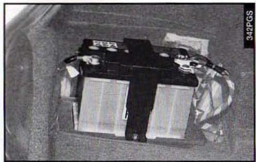 ALFA ROMEO 166 - DEMARRAGE PAR BATTERIE D'APPOINT - 2