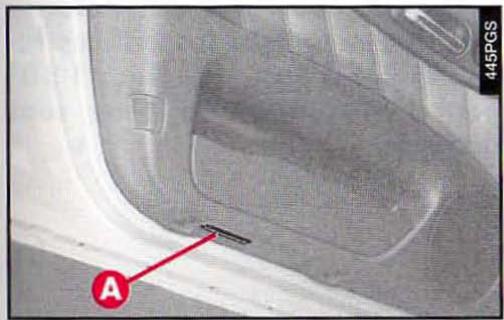 ALFA ROMEO 166 - PLAFONNIERS DES PORTES - 1