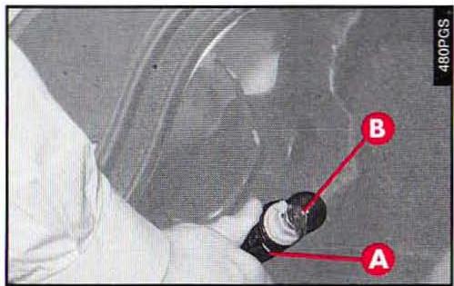 ALFA ROMEO 166 - FEUX DE DIRECTION ET DE POSITION/STOP (fig. 61) - 1