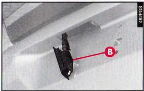 ALFA ROMEO 166 - FEUX DE DIRECTION ET DE POSITION/STOP (fig. 61) - 3