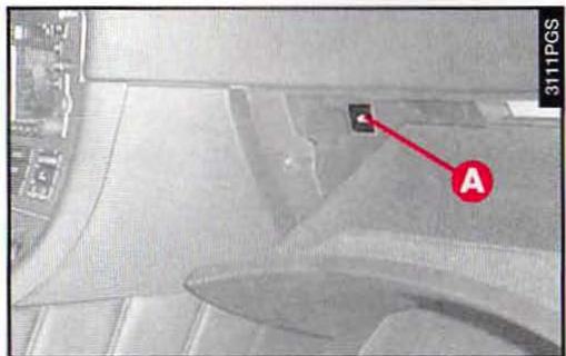 ALFA ROMEO 166 - OUVERTURE A DISTANCE PAR TELECOMMANDE (fig. 137) - 1