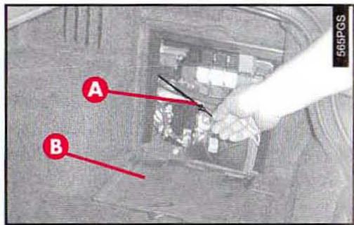 ALFA ROMEO 166 - OUVERTURE DE SECOURS DU VOLET - 1