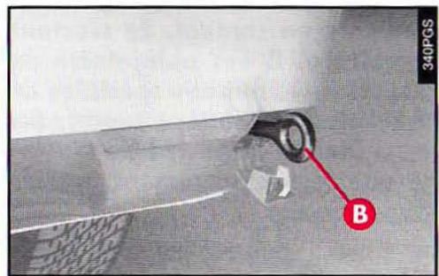 ALFA ROMEO 166 - Tractage d'un autre vehicule (fig. 107-108) - 4