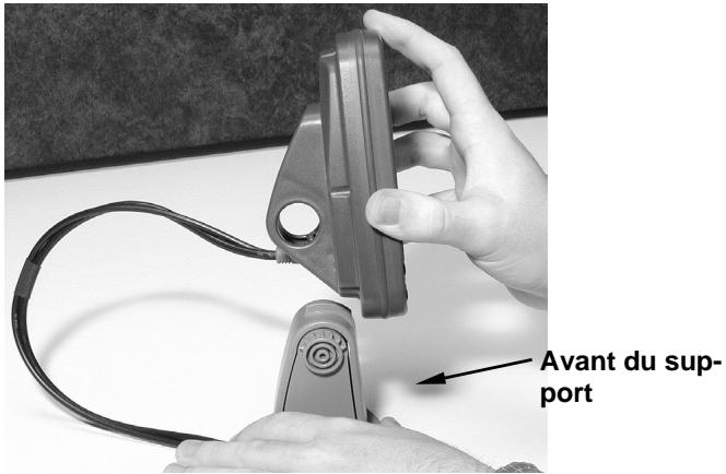 EAGLE FISHEASY 320C - Utiliser le Support de Montage à Dégagement Rapide - 2