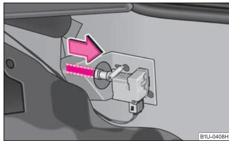 SKODA OCTAVIA TOUR - Déverrouillage de secours de la trappe du réservoir - 1