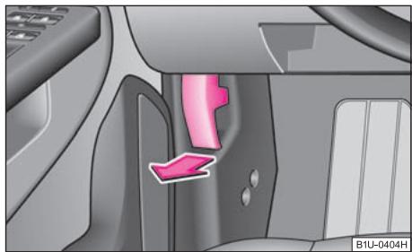 SKODA OCTAVIA TOUR - Déverrouillage du capot - 1