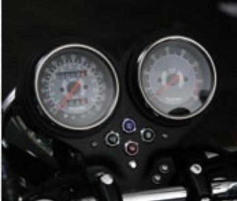 TRIUMPH SCRAMBLER - BONNEVILLE T100 - 3