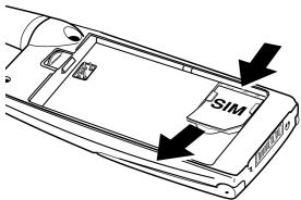 ERICSSON T29S - Insertion et retrait de la carte SIM - 2