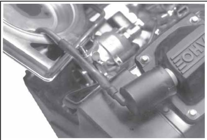 KOHLER CV740 - Dépose du filtre à air - 1