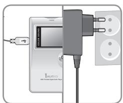COWON IAUDIO M5 - Branchement sur une source d'alimentation et charge de la batterie - 1