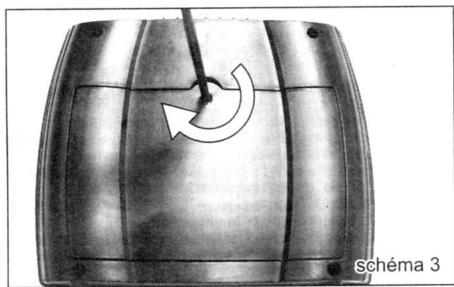 SILVERLIT PICCOZ SKY CHALLENGER EI-1765 - Installation des piles - Émetteur - 3