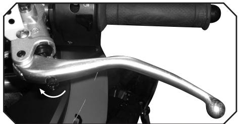 BENELLI R160 - Réglages du levier d'embrayage - 1