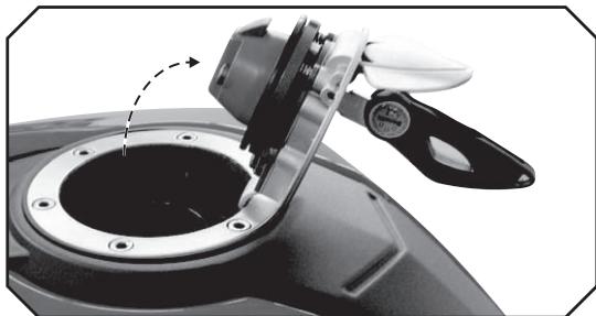 BENELLI R160 - Approvisionnement en carburant - 3