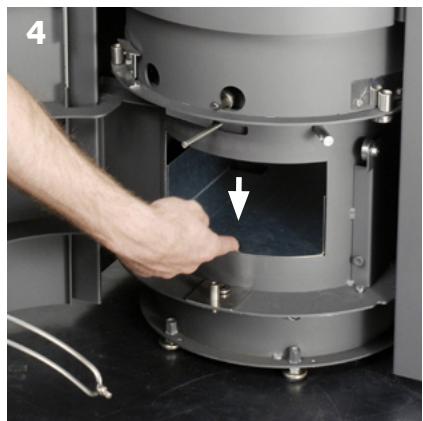 STUV 30-COMPACT - Nettoyage de l'espace sous le dendrier - 4