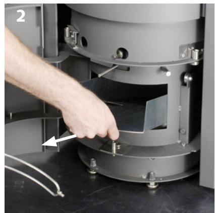 STUV 30-COMPACT - Nettoyage de l'espace sous le dendrier - 2