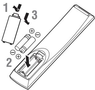 YAMAHA BD-S677 NOIR - Batterien in die Fernbedienung einlagen - 1