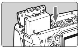CANON EOS 600D - Ouvrez le couvercle. - 1