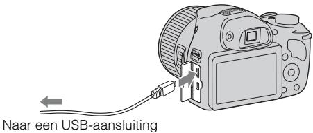SONY DSC HX300B - Opladen door aan te sluiten op een computer - 1
