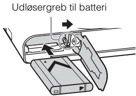 SONY CYBER-SHOT DSC-RX100M III - Indsætning af batteriet - 2