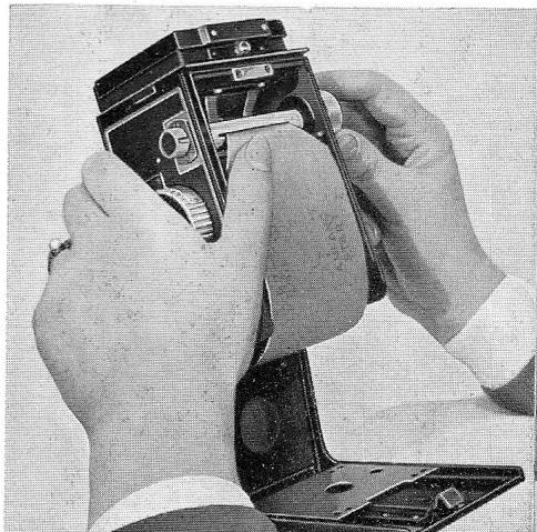 ZEISS IKOFLEX IA - CHARGEMENT DE L'APPAREL - 2