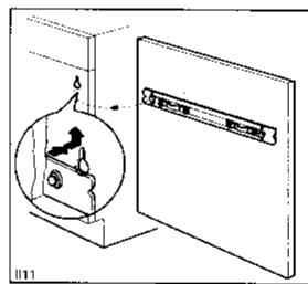 REX IT562N - Pose du panneau d'habillage - 2
