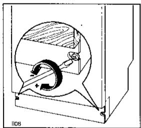 REX IT562N - Réglage du balancement de la porte - 1