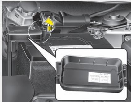 HUNDAI IX35 2010 - Description du boîtier de relais / de fusibles - 2