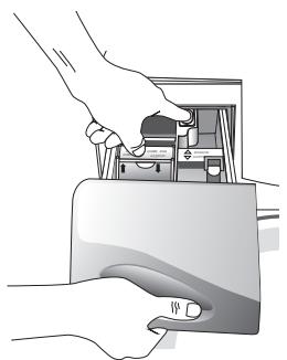 MAYTAG NEPTUNE - CLEANING THE DISPENSERS - 1