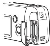 OLIMPUS D575 ZOOM - Extraer la tarjeta - 2