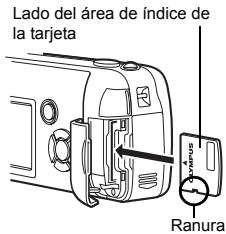 OLIMPUS D575 ZOOM - Extraer la tarjeta - 1