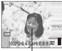 OLIMPUS D575 ZOOM - Situe la marca de objetivo de enfoque automatico (AF) sobre el sujeto que desea enfocar. - 1
