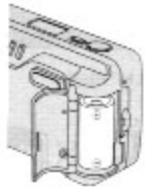YASHICA ZOOMATE 110W - 2-1 Load the battery - 2