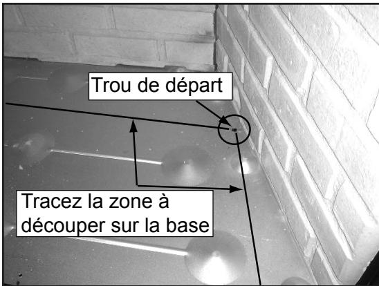 QUADRA FIRE MTVIAE-CE-CSB - Retrait de la base métallique d'une chambre de construction construite en usine - 1