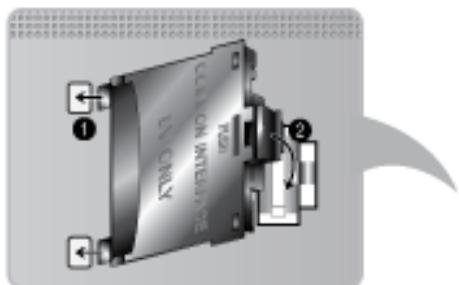 SAMSUNG UE65F6400 - Connexion à une fente de carte de visionnement TV - 2