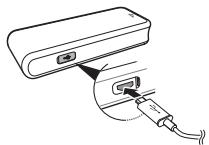 SAMSUNG HM7000 - Charging the headset with the portable charger - 1
