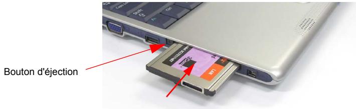 SAMSUNG NX05RP12K4 - Avant d'utiliser le logement PCMCIA, retirez sa protection. - 1