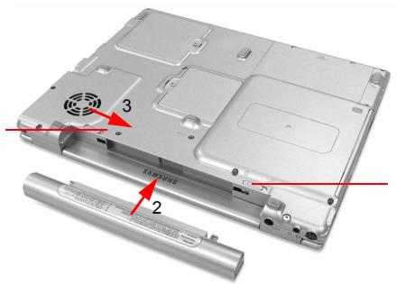 SAMSUNG NX05RP12K4 - Mise en place de la batterie - 2