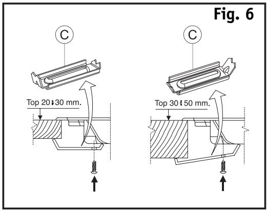 WHIRLPOOL AKS 101 NB - GUIDE D'INSTALLATION - Comment fixer le four - 6