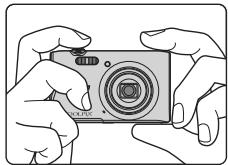 NIKON COOLPIX A300 - Tenez fermement l'appareil photo. - 1