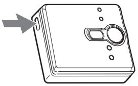 SONY MZ-NE410 - Insert an MD. - 1