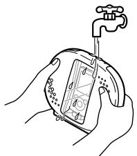 SONY RDP-NWR100 - Houd rekening met de onderstaande opmerkingen om storingen in het toestel of de "WALKMAN" te voorkomen. - 1