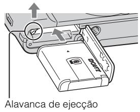SONY CYBER-SHOT DSC-HX9 - Inserir o pack de baterias - 2