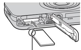 SONY CYBER-SHOT DSC-WX9 - Bir hafiza kartı (ayrı olarak satılır) takma - 2