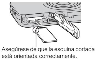 SONY CYBER-SHOT DSC-WX9 - Inserción de una tarjeta de memoria (se vendepor separado) - 2