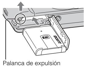 SONY CYBER-SHOT DSC-HX9 - Inserción de la batería - 2
