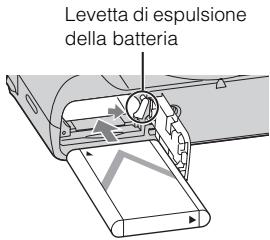 SONY CYBER-SHOT DSC-HX50, DSC HX 50 - Inserimento della batteria - 2