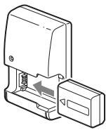 SONY A37, ALPHA SLT-A37 - Setzen Sie den Akku in das Ladegerät ein. - 1